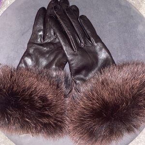 100% Cashmere Genuine Leather Gloves Holt Renfrew size small.